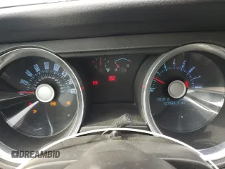 2011 Ford Mustang V6 z VIN 1ZVBP8AM1B5124558, wystawiony jako Copart lot #41516615 z przebiegiem 127 563 mil mil oraz Szkoda całkowita • Salvage title. Historia ofert i sprzedaży dostępna na DreamBid. Obrazek 9.
