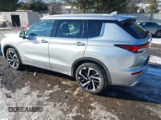 2022 Mitsubishi Outlander SEL z VIN JA4J4VA83NZ088131, wystawiony jako IAAI lot #41401945 z przebiegiem 15 617 mil mil oraz . Historia ofert i sprzedaży dostępna na DreamBid. Obrazek 3.