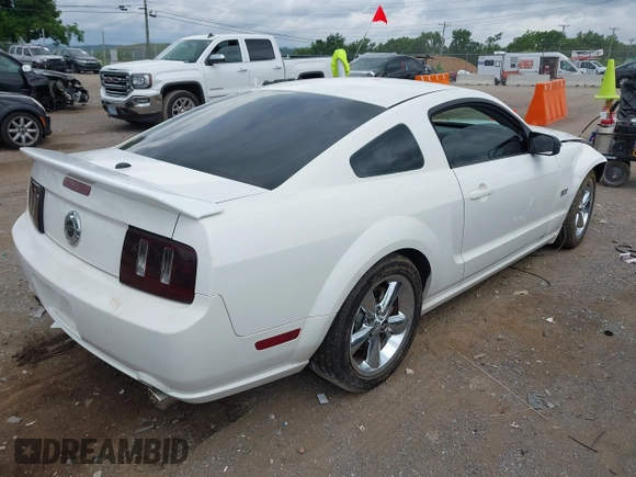2008 Ford Mustang GT Deluxe с VIN 1ZVHT82H185196893, выставлен на аукционе IAAI как лот 42497243 с пробегом Не указан миль и . История ставок и продаж доступна на DreamBid. Изображение 4.