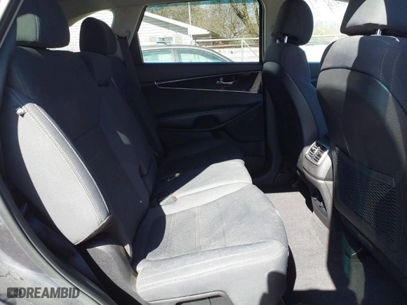 2017 Kia Sorento LX with VIN 5XYPGDA32HG258178, listed as a IAAI auction lot 41805367 with 103,895 mi miles. Bid and sale history available at carsss.com. Image 8.