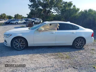2018 Volvo S90 Momentum z VIN LVY992MK6JP031811, wystawiony jako IAAI lot #42301680 z przebiegiem Nie podano mil oraz . Historia ofert i sprzedaży dostępna na DreamBid. Obrazek 14.
