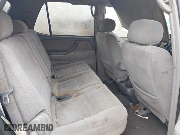 2003 Toyota Sequoia SR5 with VIN 5TDZT34A63S153440, listed as a IAAI auction lot 41928838 with 263,995 mi miles. Bid and sale history available at carsss.com. Image 8.
