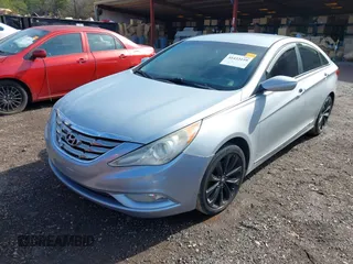 2011 Hyundai Sonata SE with VIN 5NPEC4ACXBH281274, listed as a IAAI auction lot 41433159 with 211,652 mi miles. Bid and sale history available at carsss.com. Image 2.