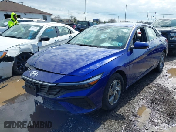 2024 Hyundai Elantra SE z VIN KMHLL4DG8RU782505, wystawiony jako IAAI lot #41934014 z przebiegiem 21 137 mil mil oraz . Historia ofert i sprzedaży dostępna na DreamBid. Obrazek 17.