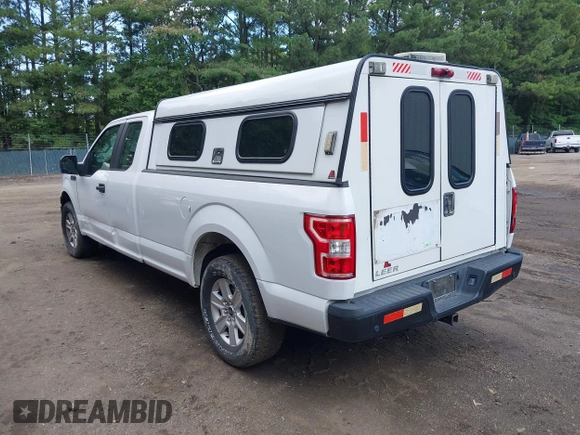 2020 Ford F-150 XL z VIN 1FTFX1C55LKE80693, wystawiony jako IAAI lot #42650150 z przebiegiem 125 739 mil mil oraz . Historia ofert i sprzedaży dostępna na DreamBid. Obrazek 3.