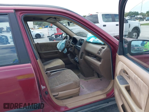 2004 Honda CR-V LX with VIN SHSRD68404U208241, listed as a IAAI auction lot 38916501 with 203,016 mi miles and . Bid and sale history available at carsss.com. Image 5.