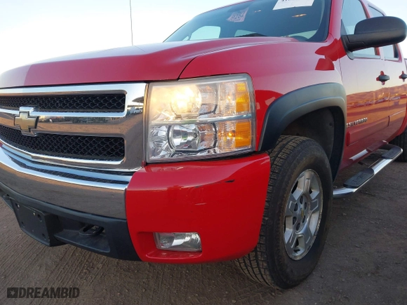 2007 Chevrolet Silverado 1500 LTZ with VIN 2GCEK13M471556251, listed as a IAAI auction lot 41851725 with 197,587 mi miles. Bid and sale history available at carsss.com. Image 6.