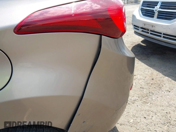 2014 Hyundai Elantra SE z VIN 5NPDH4AE6EH540538, wystawiony jako IAAI lot #42234915 z przebiegiem 94 297 mil mil oraz . Historia ofert i sprzedaży dostępna na DreamBid. Obrazek 6.