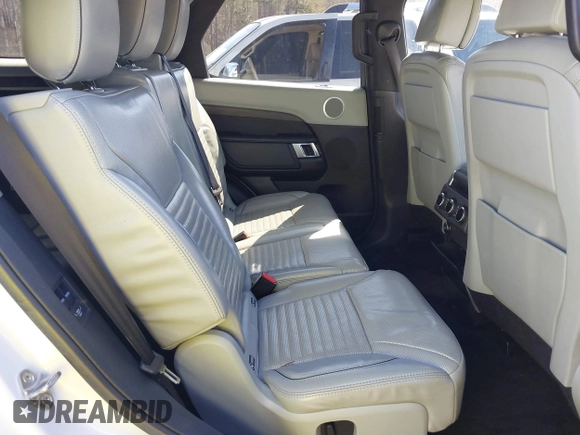 2019 Land Rover Discovery HSE Luxury with VIN SALRT2RK8KA080555, listed as a IAAI auction lot 41833340 with 122,111 mi miles. Bid and sale history available at carsss.com. Image 8.