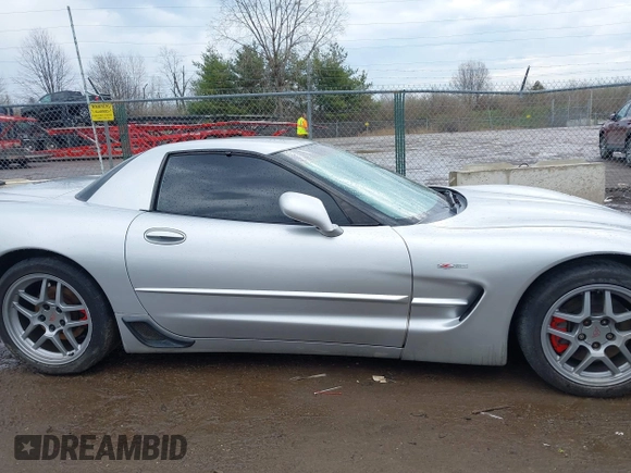 2002 Chevrolet Corvette Z06 with VIN 1G1YY12S825106503, listed as a IAAI auction lot 41897509 with 123,919 mi miles. Bid and sale history available at carsss.com. Image 13.