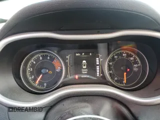 2018 Jeep Cherokee Latitude Plus with VIN 1C4PJLLX0JD584108, listed as a Copart auction lot 47093205 with 62,208 mi miles and Salvage Title. Bid and sale history available at carsss.com. Image 9.