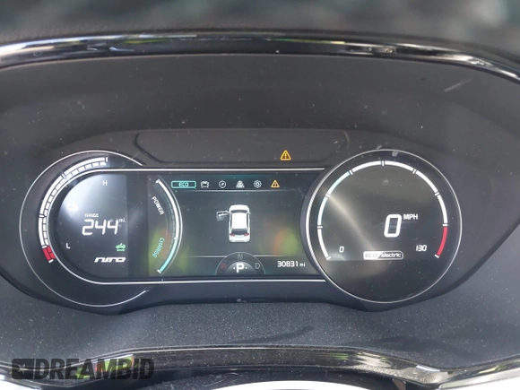 2020 Kia Niro EX Premium with VIN KNDCE3LG1L5071000, listed as a IAAI auction lot 42164125 with 30,831 mi miles and . Bid and sale history available at DreamBid. Image 7.