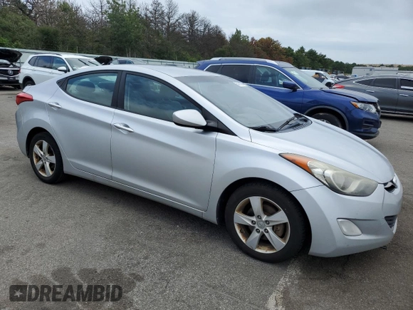 2013 Hyundai Elantra GLS z VIN 5NPDH4AE9DH382677, wystawiony jako Copart lot #64910834 z przebiegiem 209 074 mil mil oraz Nie do naprawy. Historia ofert i sprzedaży dostępna na DreamBid. Obrazek 4.