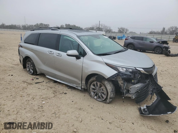 2025 Toyota Sienna XLE with VIN 5TDJRKEC2SS234150, listed as a Copart auction lot 43014285 with 5,996 mi miles and Salvage Title. Bid and sale history available at carsss.com. Image 4.