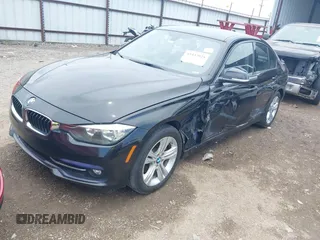 2016 BMW 3 Series 328i xDrive z VIN WBA8E3G59GNT26073, wystawiony jako IAAI lot #42337925 z przebiegiem 110 149 mil mil oraz . Historia ofert i sprzedaży dostępna na DreamBid. Obrazek 2.