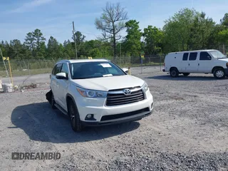 2016 Toyota Highlander XLE z VIN 5TDJKRFH3GS505828, wystawiony jako IAAI lot #42097866 z przebiegiem 118 933 mil mil oraz . Historia ofert i sprzedaży dostępna na DreamBid. Obrazek 1.