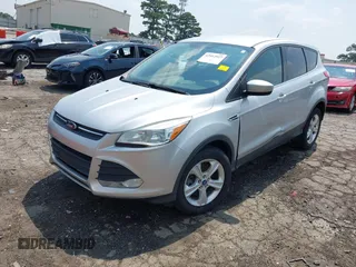 2013 Ford Escape SE z VIN 1FMCU9GX9DUB09981, wystawiony jako IAAI lot #42412927 z przebiegiem 150 499 mil mil oraz . Historia ofert i sprzedaży dostępna na DreamBid. Obrazek 2.