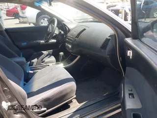 2005 Nissan Altima SL z VIN 1N4AL11D35N470087, wystawiony jako IAAI lot #42073222 z przebiegiem 167 561 mil mil oraz . Historia ofert i sprzedaży dostępna na DreamBid. Obrazek 5.