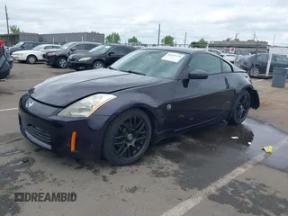 2005 Nissan 350Z Enthusiast z VIN JN1AZ34D25M605438, wystawiony jako IAAI lot #42131179 z przebiegiem 143 157 mil mil oraz . Historia ofert i sprzedaży dostępna na DreamBid. Obrazek 2.