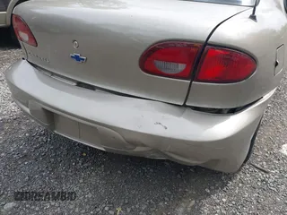 2000 Chevrolet Cavalier LS z VIN 1G1JF5244Y7175895, wystawiony jako IAAI lot #42360733 z przebiegiem 30 680 mil mil oraz . Historia ofert i sprzedaży dostępna na DreamBid. Obrazek 6.