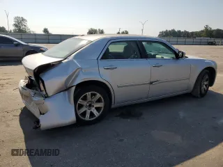 2007 Chrysler 300 Signature with VIN 2C3KA53G87H692238, listed as a Copart auction lot 69198324 with 139,300 mi miles and Salvage Title. Bid and sale history available at carsss.com. Image 3.