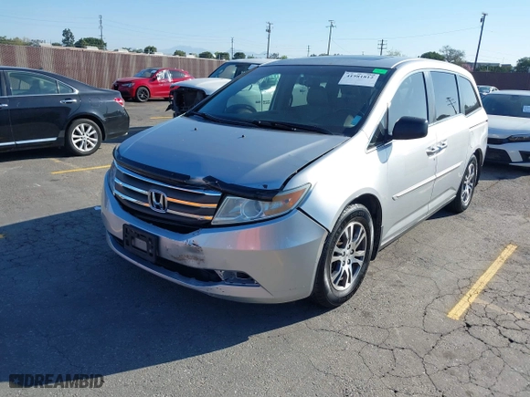 2011 Honda Odyssey EX-L with VIN 5FNRL5H62BB010876, listed as a IAAI auction lot 41981812 with 195,734 mi miles. Bid and sale history available at carsss.com. Image 17.