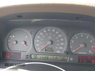 2000 Volvo S70 с VIN YV1LS56D1Y2662615, выставлен на аукционе IAAI как лот 41622599 с пробегом 269 328 миль миль и . История ставок и продаж доступна на DreamBid. Изображение 7.