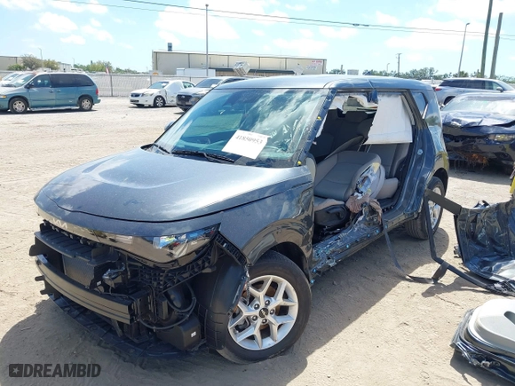 2024 Kia Soul LX with VIN KNDJ23AU3R7921070, listed as a IAAI auction lot 41850953 with 6,020 mi miles. Bid and sale history available at carsss.com. Image 2.
