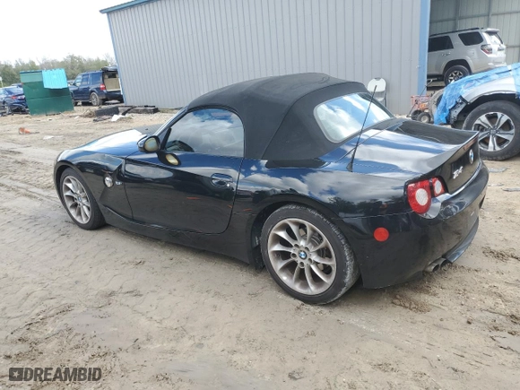 2005 BMW Z4 2.5i with VIN 4USBT33565LS57270, listed as a Copart auction lot 46711595 with 193698 miles and Clean Title. Bid and sale history available at carsss.com. Image 2.