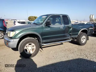 2000 Toyota Tacoma PreRunner with VIN 4TASN92N5YZ667611, listed as a Copart auction lot 62144725 with 302,952 mi miles and Salvage title. Bid and sale history available at DreamBid. Image 1.