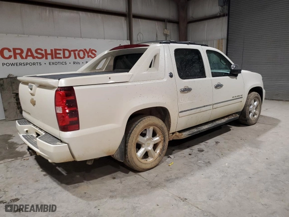 2013 Chevrolet Avalanche LTZ with VIN 3GNTKGE74DG149753, listed as a Copart auction lot 46048815 with 100,736 mi miles and Salvage Title. Bid and sale history available at carsss.com. Image 3.