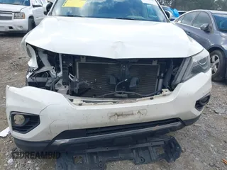 2017 Nissan Pathfinder SV z VIN 5N1DR2MN9HC656258, wystawiony jako IAAI lot #41010118 z przebiegiem 154 944 mil mil oraz . Historia ofert i sprzedaży dostępna na DreamBid. Obrazek 6.