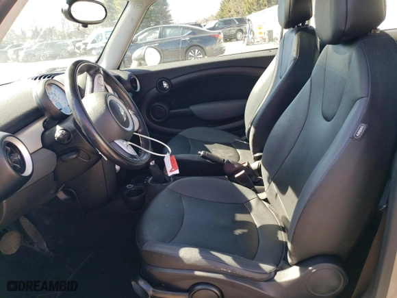 2009 MINI Cooper Hardtop with VIN WMWMF33549TW77649, listed as a Copart auction lot 50954125 with 115,061 mi miles and Clean Title. Bid and sale history available at carsss.com. Image 7.