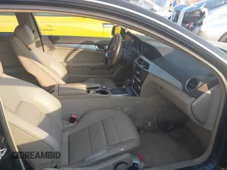 2012 Mercedes-Benz C 250 с VIN WDDGJ4HB7CF780885, выставлен на аукционе IAAI как лот 42598005 с пробегом 133 389 миль миль и . История ставок и продаж доступна на DreamBid. Изображение 5.