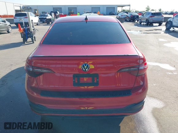 2024 Volkswagen Jetta Sport z VIN 3VWAM7BU7RM080664, wystawiony jako IAAI lot #41974493 z przebiegiem 14 254 mil mil oraz . Historia ofert i sprzedaży dostępna na DreamBid. Obrazek 16.