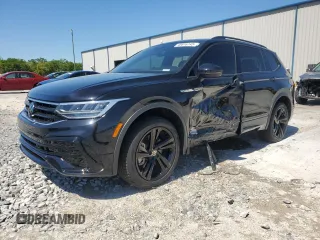 2024 Volkswagen Tiguan SE R-Line Black z VIN 3VVCB7AX3RM099128, wystawiony jako Copart lot #48616745 z przebiegiem 19 857 mil mil oraz Szkoda całkowita • Salvage title. Historia ofert i sprzedaży dostępna na DreamBid. Obrazek 1.