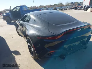 2019 Aston Martin Vantage with VIN SCFSMGAW6KGN01639, listed as a IAAI auction lot 41199331 with 37,462 mi miles. Bid and sale history available at carsss.com. Image 3.