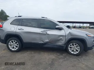 2018 Jeep Cherokee Latitude Plus with VIN 1C4PJLLB2JD543032, listed as a IAAI auction lot 41822368 with 114,145 mi miles. Bid and sale history available at carsss.com. Image 6.