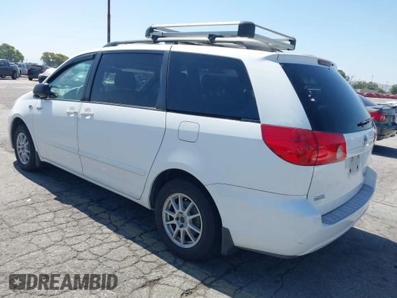 2006 Toyota Sienna CE z VIN 5TDZA23C56S572077, wystawiony jako IAAI lot #42520493 z przebiegiem 226 732 mil mil oraz . Historia ofert i sprzedaży dostępna na DreamBid. Obrazek 3.
