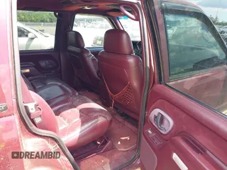 1999 GMC Yukon z VIN 1GKEK13R4XJ784790, wystawiony jako IAAI lot #42221278 z przebiegiem 189 372 mil mil oraz . Historia ofert i sprzedaży dostępna na DreamBid. Obrazek 8.