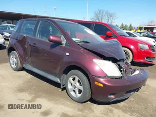 2005 Scion xA z VIN JTKKT624150109005, wystawiony jako IAAI lot #41804847 z przebiegiem 33 911 mil mil oraz . Historia ofert i sprzedaży dostępna na DreamBid. Obrazek 1.