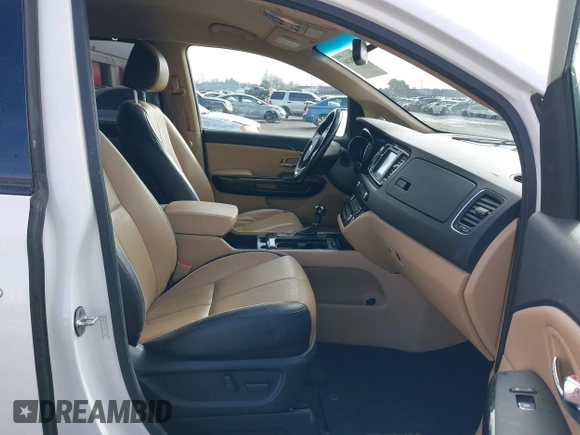 2016 Kia Sedona EX with VIN KNDMC5C14G6170086, listed as a IAAI auction lot 41736246 with 82,556 mi miles. Bid and sale history available at carsss.com. Image 5.