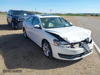 2013 Volkswagen Passat SE with VIN 1VWBP7A39DC008458, listed as a IAAI auction lot 37374231 with 1 mi miles. Bid and sale history available at carsss.com. Image 1.