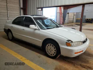 1996 Honda Accord EX w/Leather with VIN 1HGCD5666TA172592, listed as a Copart auction lot 44867285 with 338,688 mi miles and Clean Title. Bid and sale history available at carsss.com. Image 4.