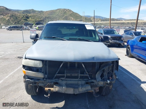 2001 Chevrolet Tahoe LT with VIN 1GNEC13T31R122882, listed as a IAAI auction lot 41999271 with 211,687 mi miles. Bid and sale history available at carsss.com. Image 13.