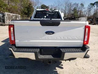 2024 Ford F-350 XL with VIN 1FT8W3DT0REE67068, listed as a Copart auction lot 43037035 with 16,371 mi miles and Salvage Title. Bid and sale history available at DreamBid. Image 6.