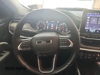 2022 Jeep Compass Latitude с VIN 3C4NJDBB9NT205917, выставлен на аукционе IAAI как лот 42621255 с пробегом 15 841 миль миль и . История ставок и продаж доступна на DreamBid. Изображение 19.