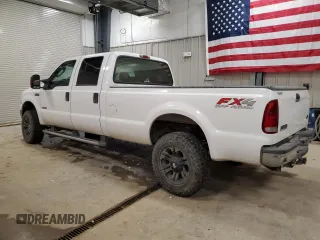 2005 Ford F-250 XL with VIN 1FTSW21P35EC79548, listed as a Copart auction lot 57217535 with 206,502 mi miles and Clean title. Bid and sale history available at DreamBid. Image 2.