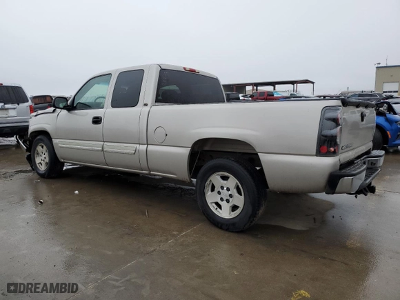 2006 Chevrolet Silverado 1500 LT1 with VIN 1GCEC19ZX6Z201543, listed as a Copart auction lot 44906515 with 130,170 mi miles and Salvage Title. Bid and sale history available at carsss.com. Image 2.