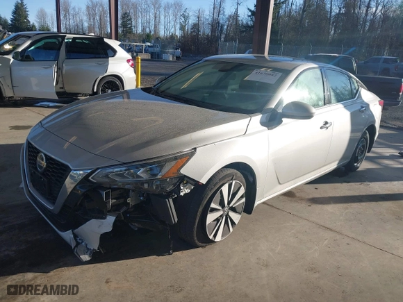 2020 Nissan Altima 2.5 SV with VIN 1N4BL4DV1LC276337, listed as a IAAI auction lot 41670082 with 25,400 mi miles. Bid and sale history available at carsss.com. Image 18.